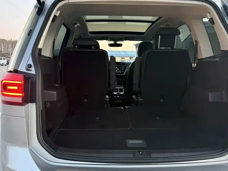 Volkswagen Touran — миниатюра 3