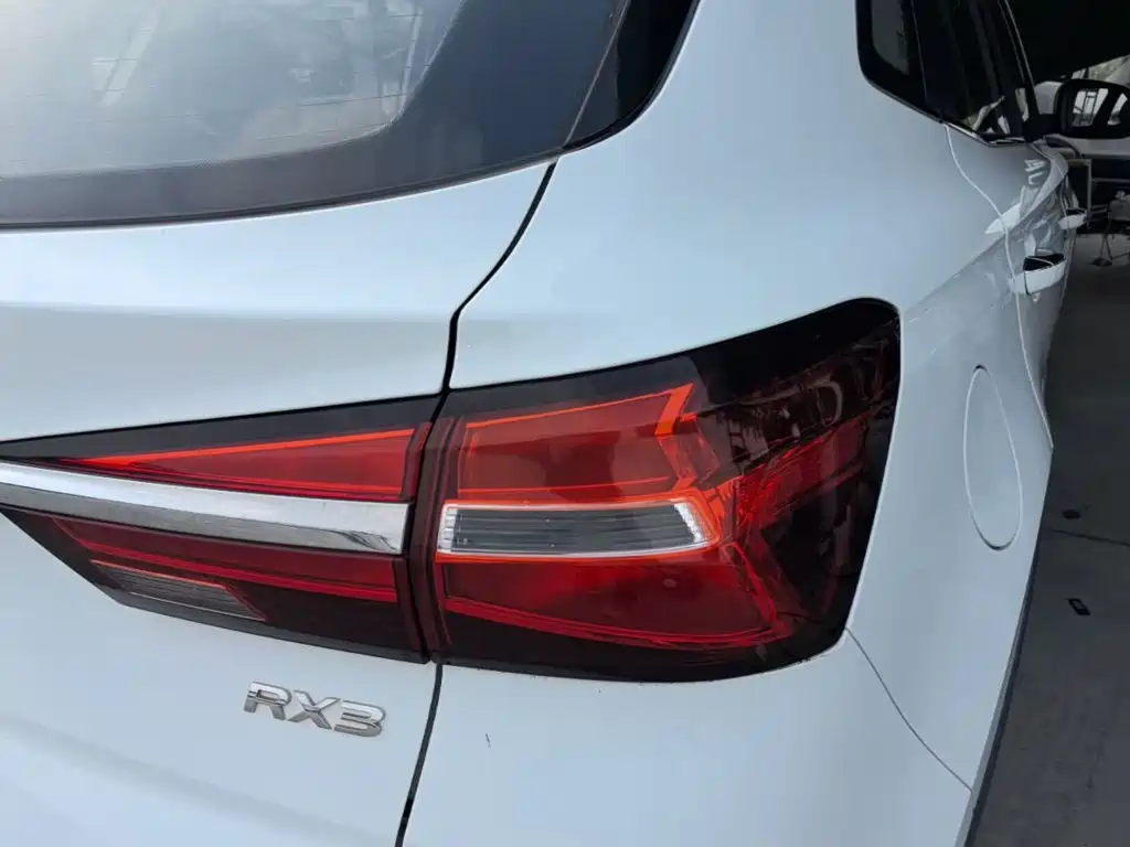 Roewe RX3 — миниатюра 8