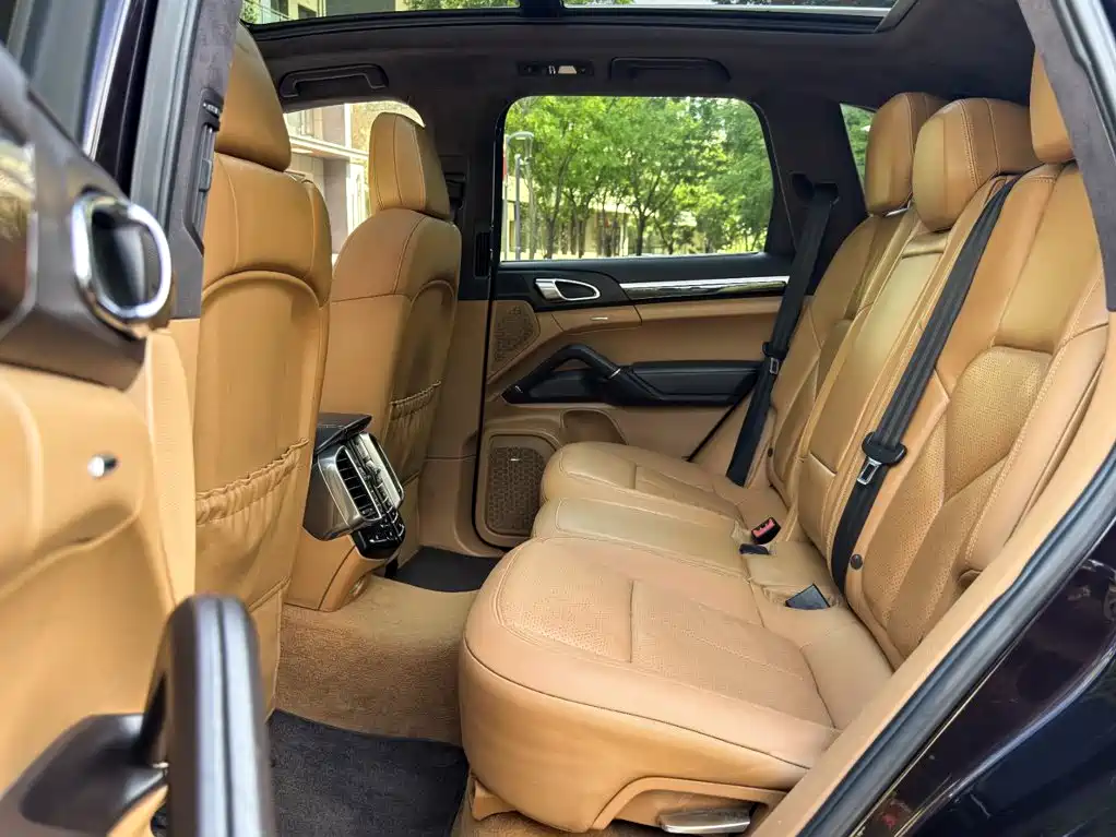 Porsche Cayenne — миниатюра 14