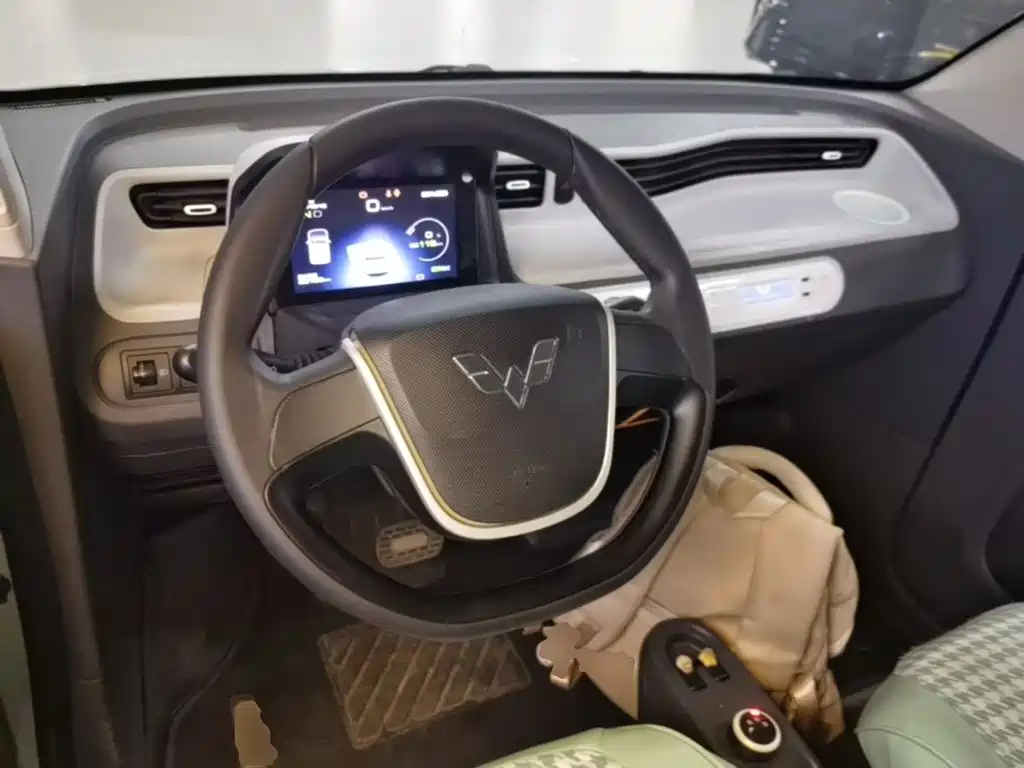 Wuling MINIEV — миниатюра 10