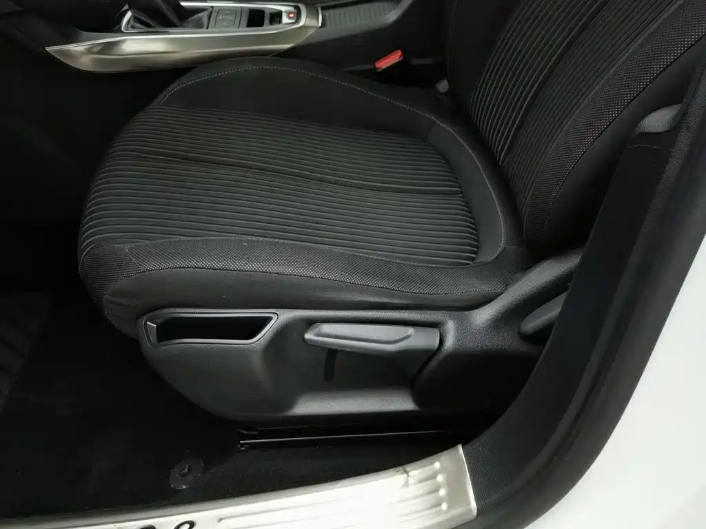 Peugeot 408 — миниатюра 20