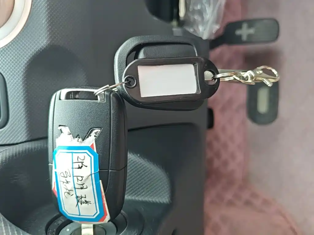 Wuling MINIEV — миниатюра 9