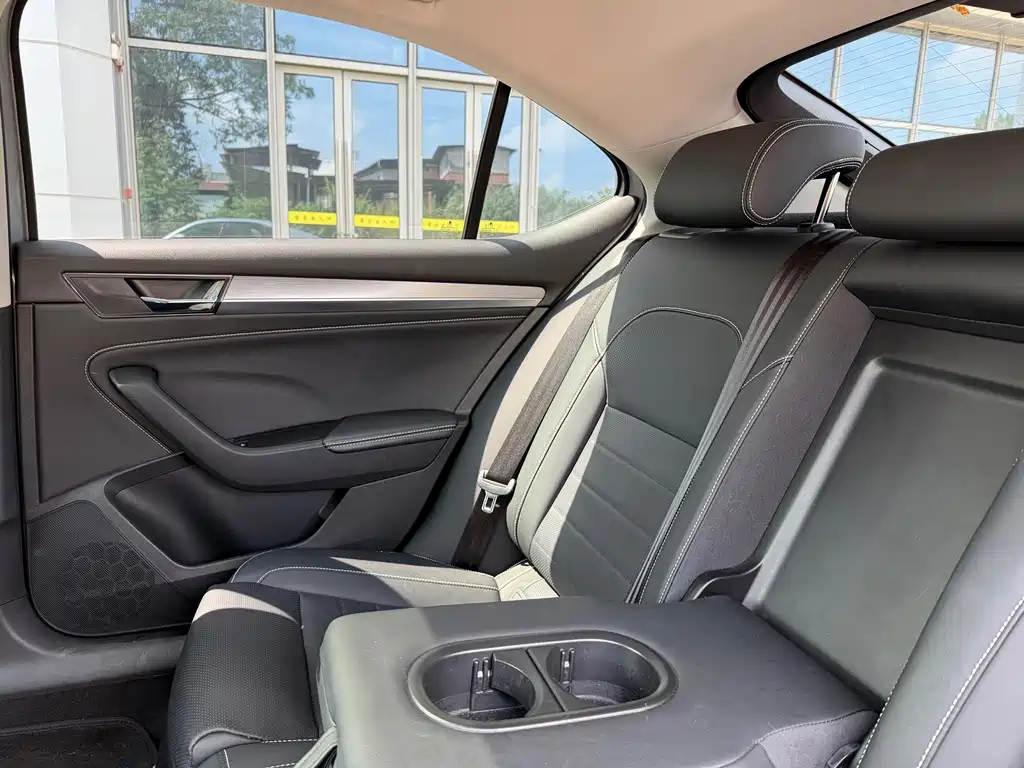 Skoda Superb — миниатюра 22