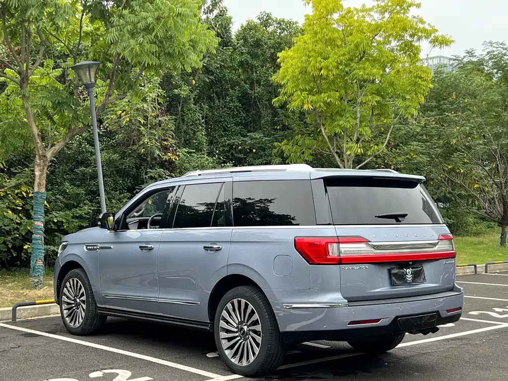 Lincoln Navigator — миниатюра 13
