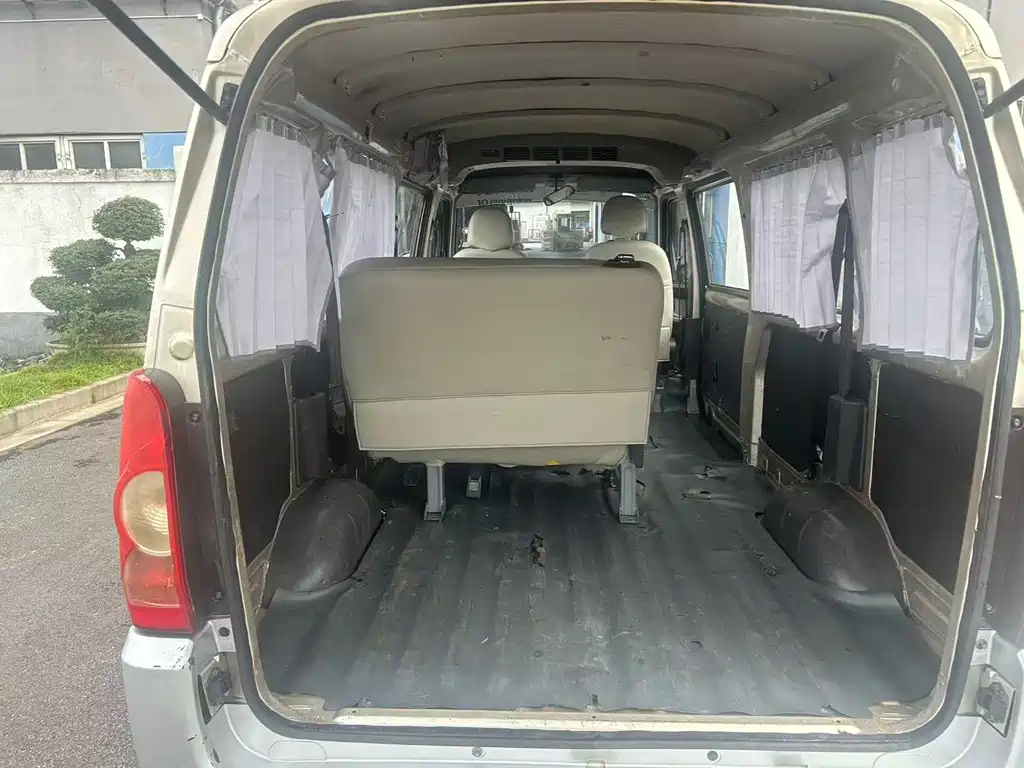 Wuling Rongguang — миниатюра 7