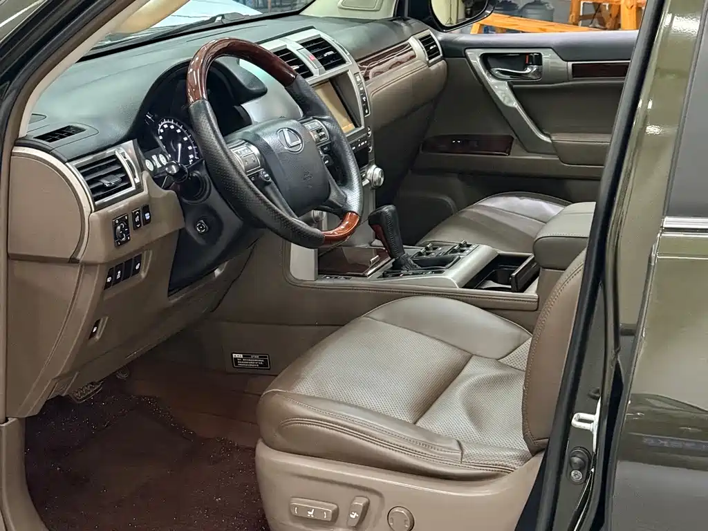 Lexus GX — миниатюра 4