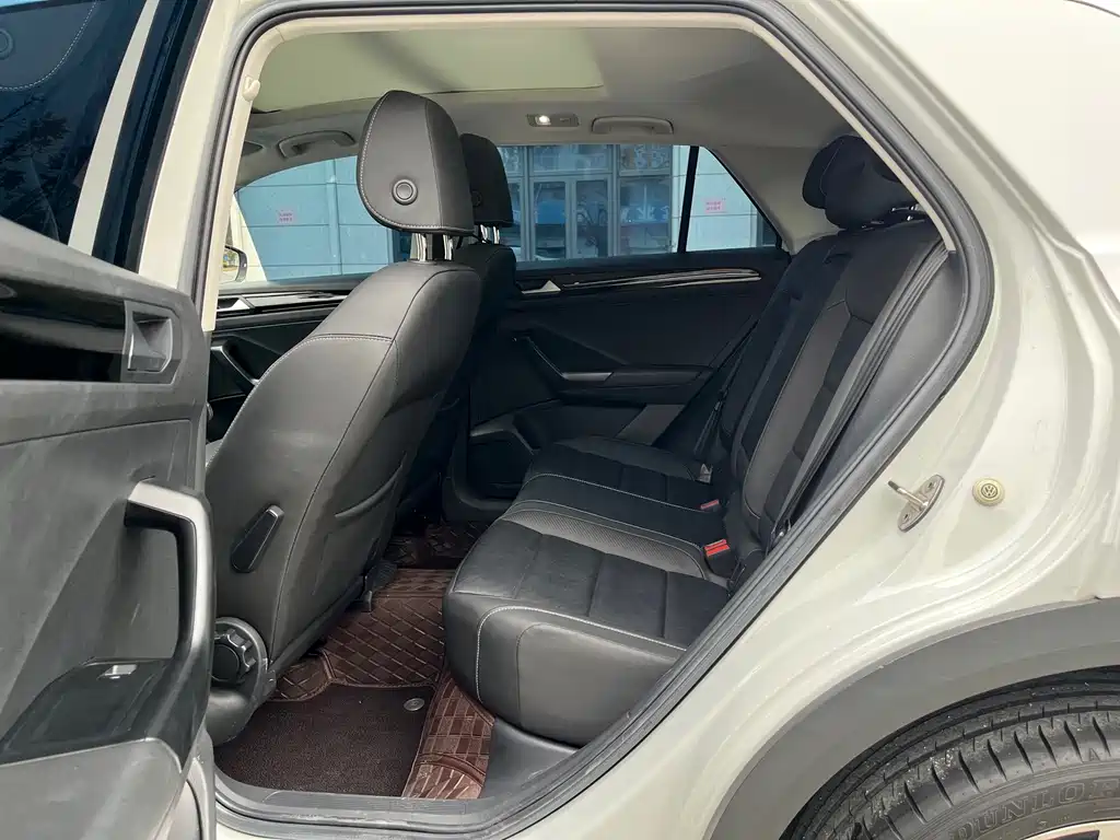 VOLKSWAGEN T ROC EXPLORING SONGS