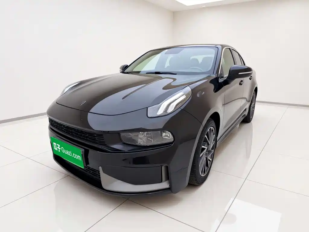 Lynk & Co 03
