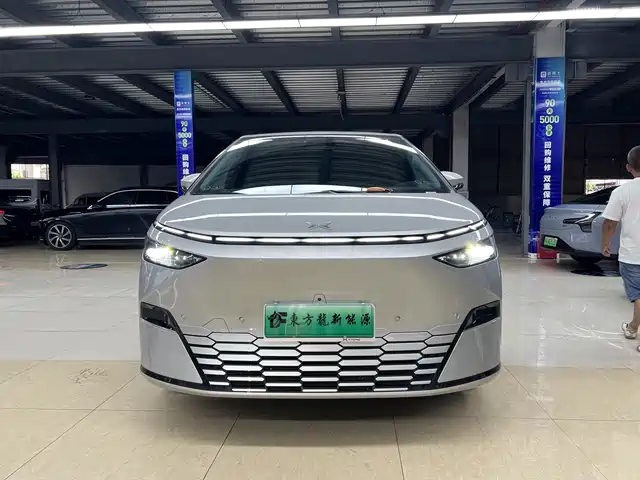 2024 Xpeng X9