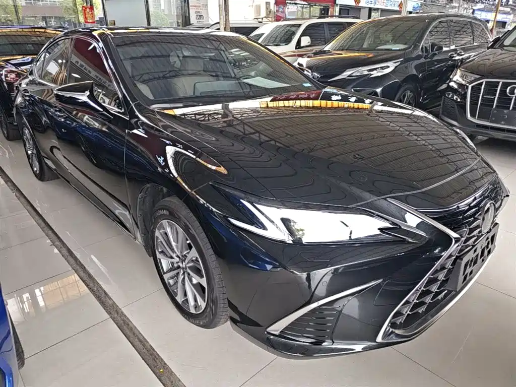 Lexus ES 2025 200 Premium
