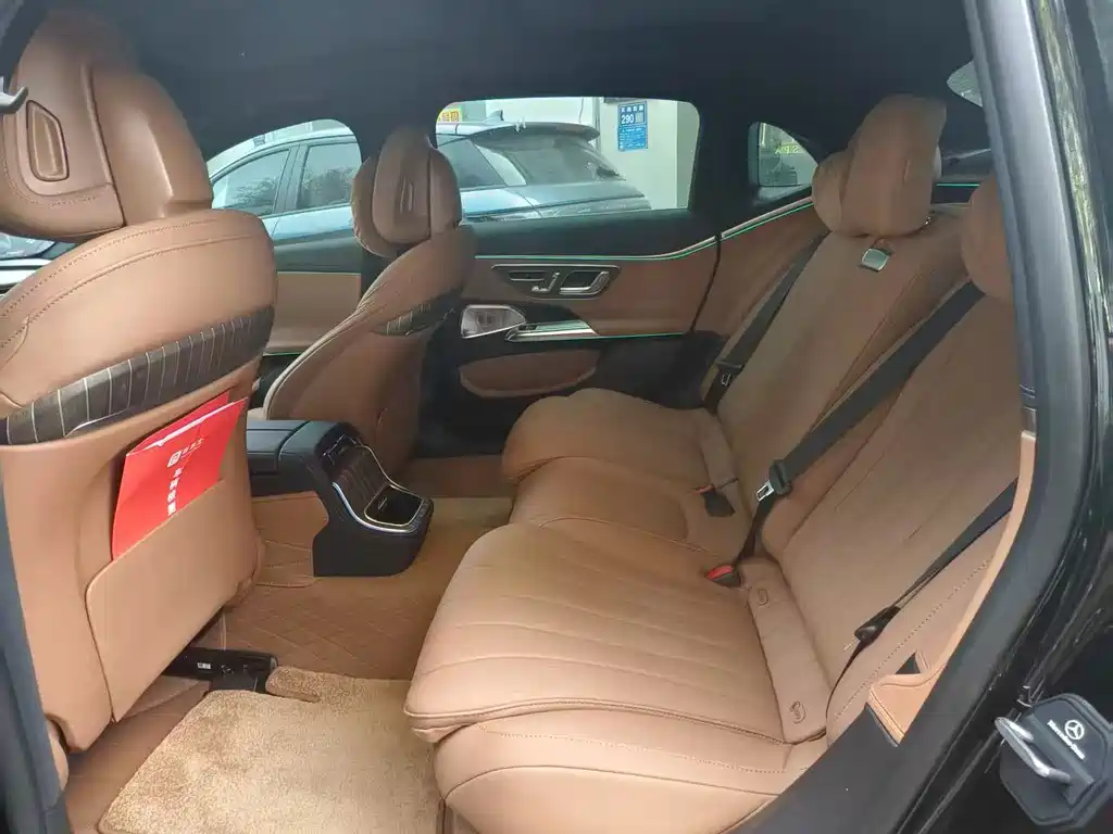 Mercedes-Benz E-Class — миниатюра 2