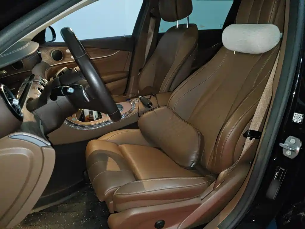 Mercedes-Benz E-Class — миниатюра 16