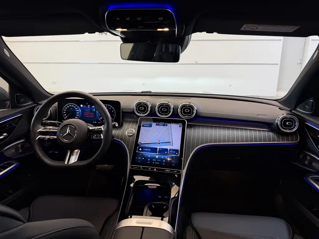 Mercedes-Benz C-Class — миниатюра 12
