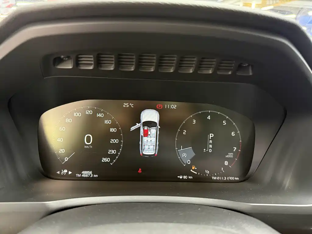 Volvo XC90 — миниатюра 9