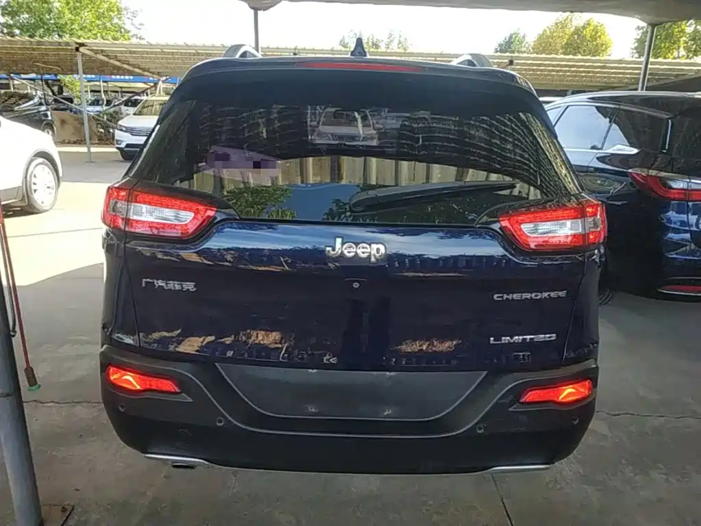 Jeep Cherokee — миниатюра 6