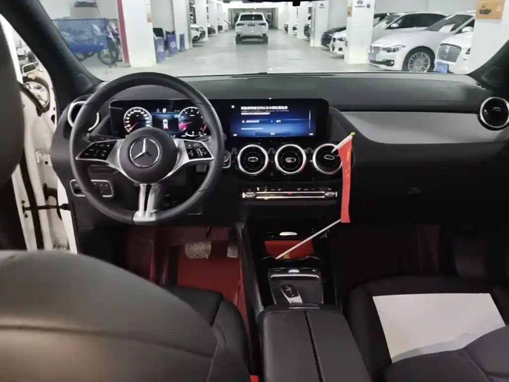 Mercedes-Benz GLA — миниатюра 10