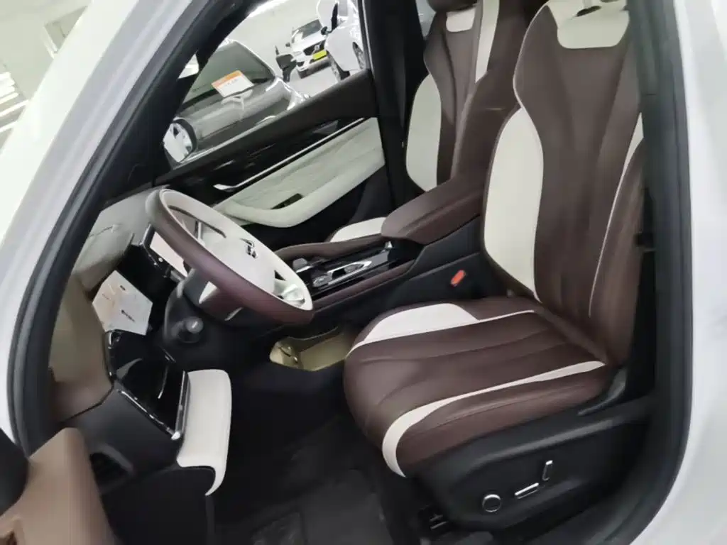 Geely Xingyue L — миниатюра 15