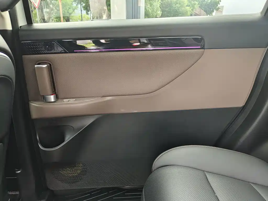 GAC Motor 传祺E8 PHEV — миниатюра 18