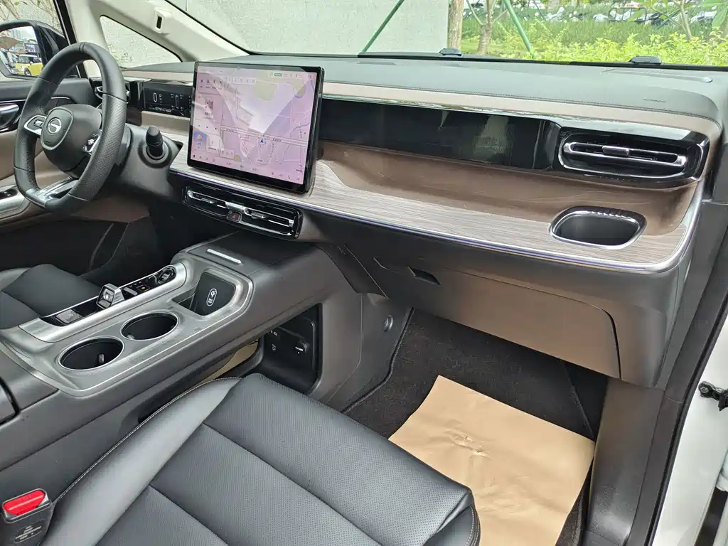 GAC Motor 传祺E8 PHEV — миниатюра 21