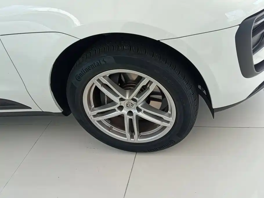 Porsche Macan — миниатюра 6