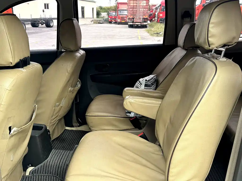 Wuling Hongguang — миниатюра 14