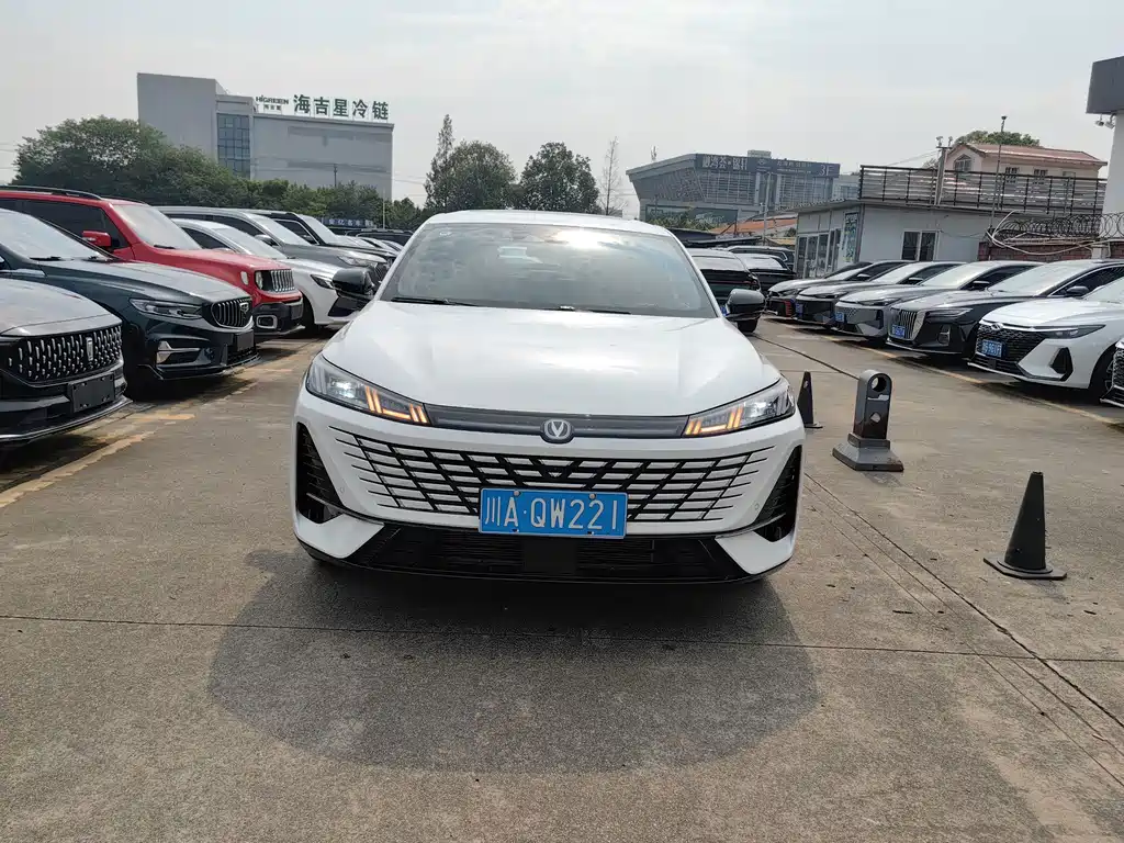 Changan Eado — миниатюра 2