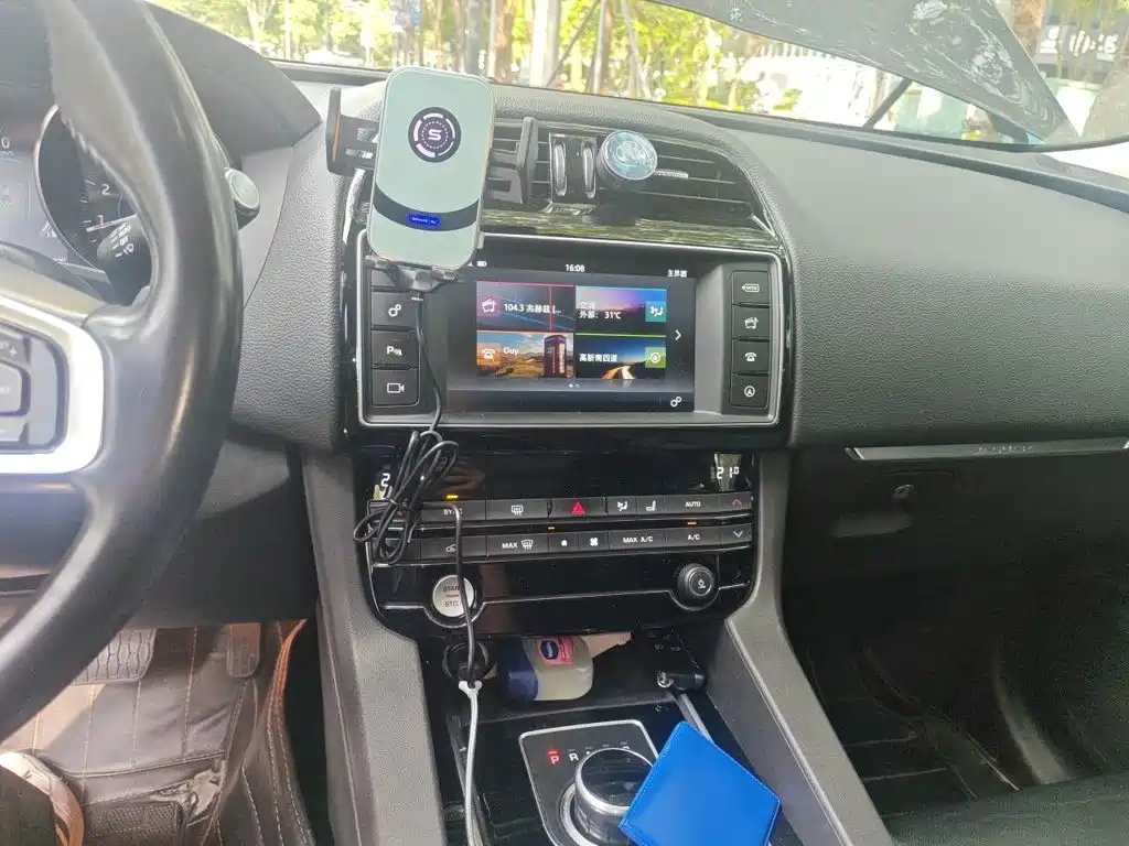 Jaguar F-PACE — миниатюра 6