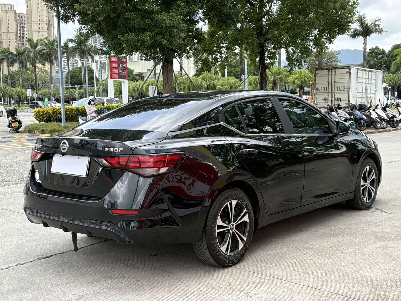 Nissan Sylphy 1.6 л 2022 г. Чёрный, пробег 21000 км