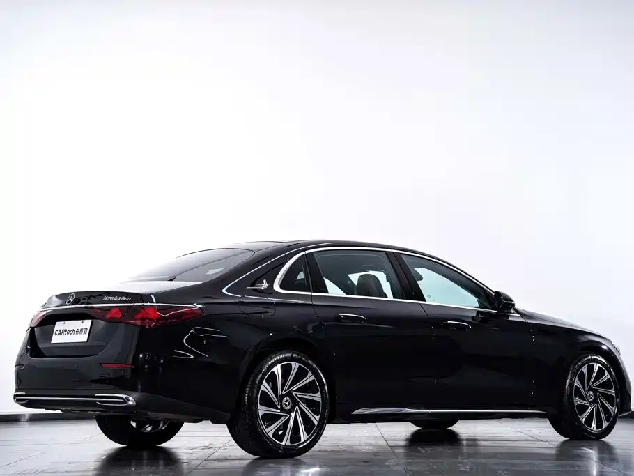 Mercedes-Benz E-Class — миниатюра 6