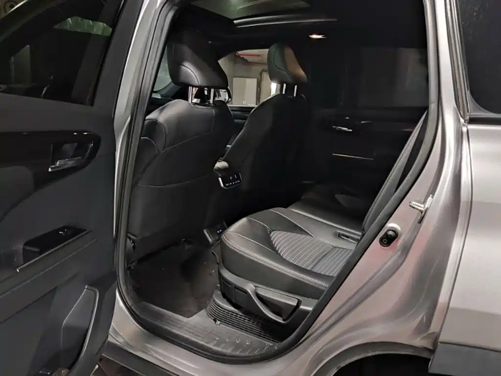 Toyota Crown Kluger — миниатюра 8