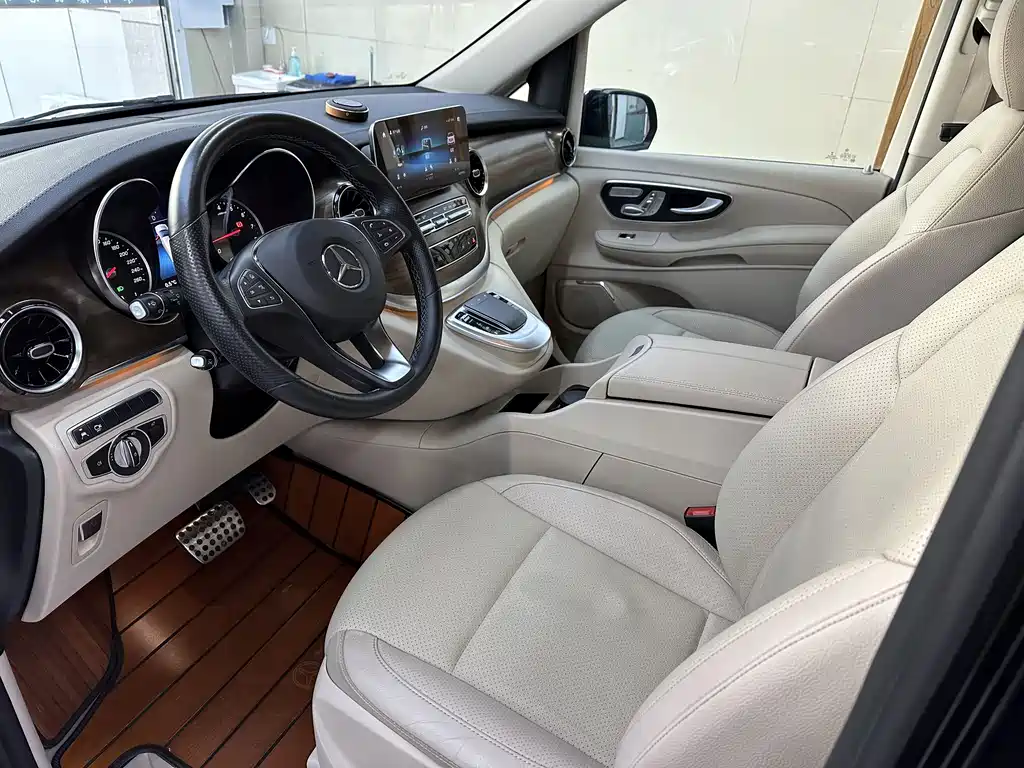 MERCEDES-BENZ V CLASS