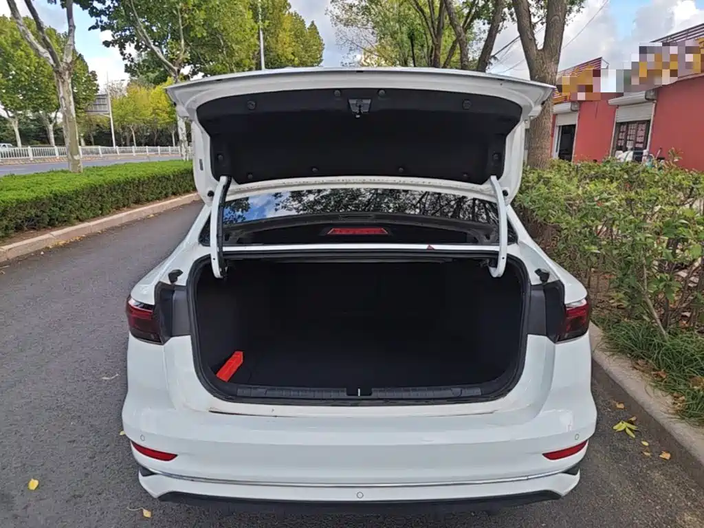 Geely Emgrand — миниатюра 19