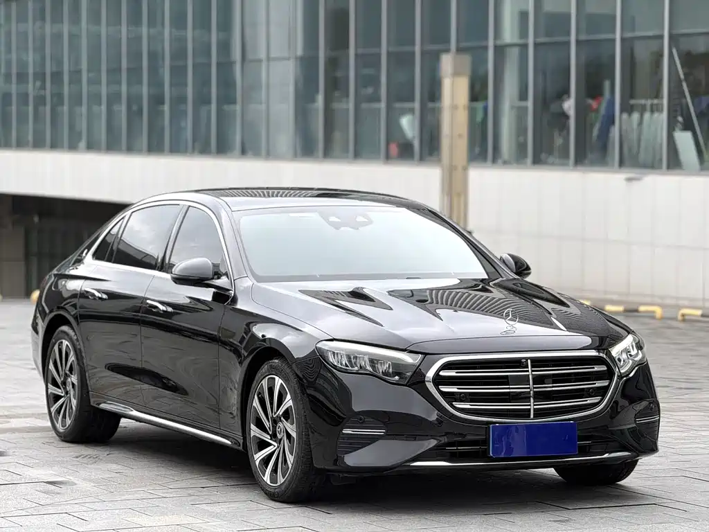 Mercedes-Benz E-Class — миниатюра 3