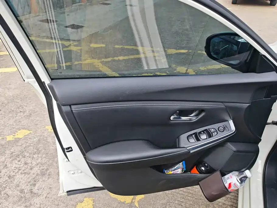 Nissan Sylphy — миниатюра 7