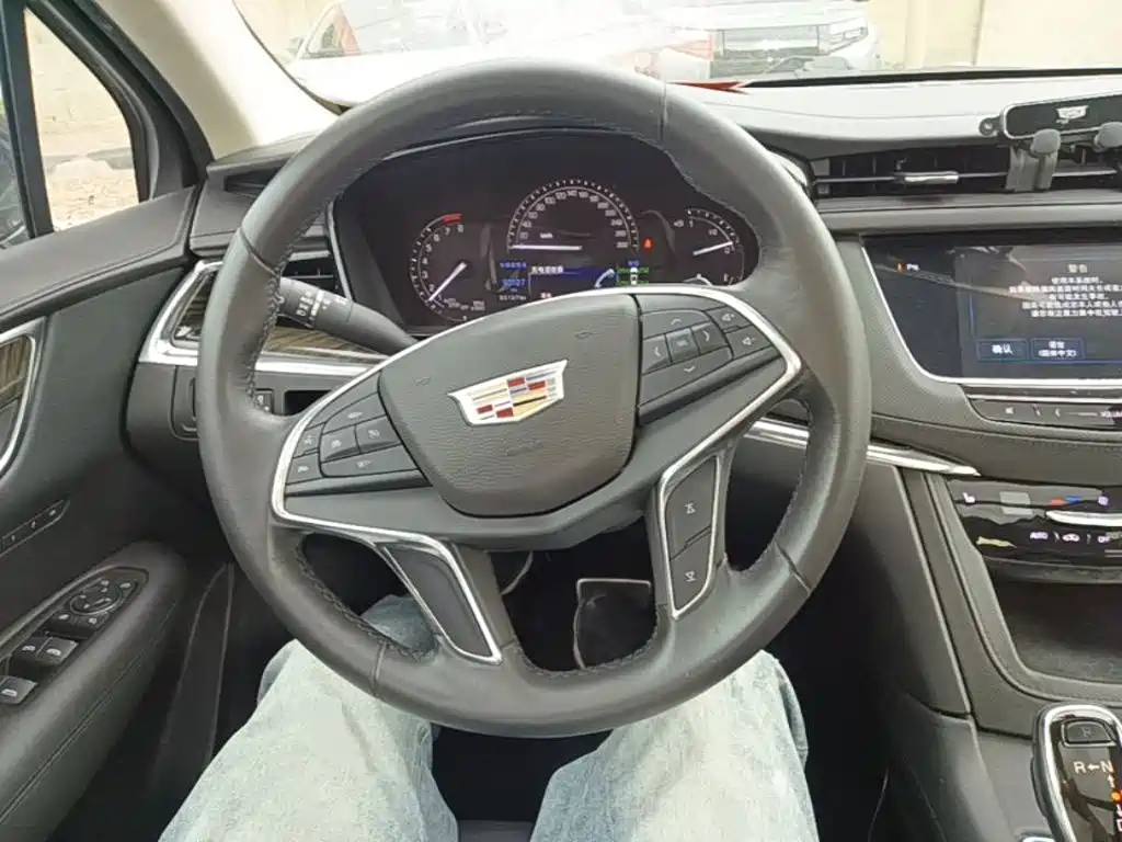 Cadillac XT5 — миниатюра 11