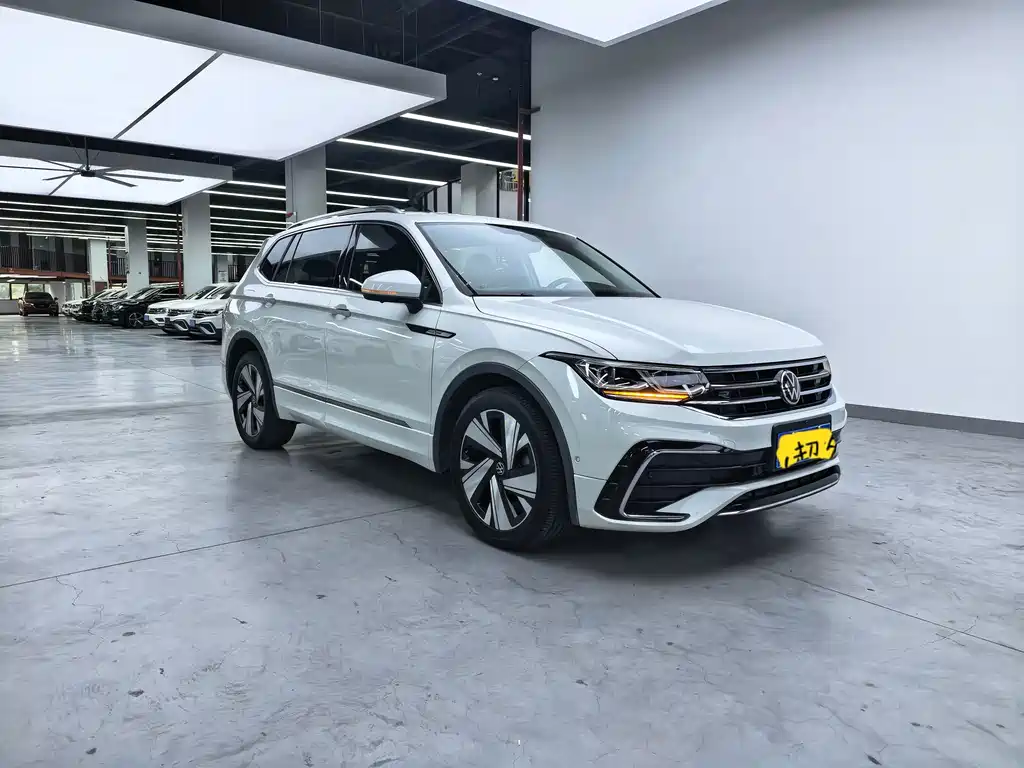 Volkswagen Tiguan L — миниатюра 3