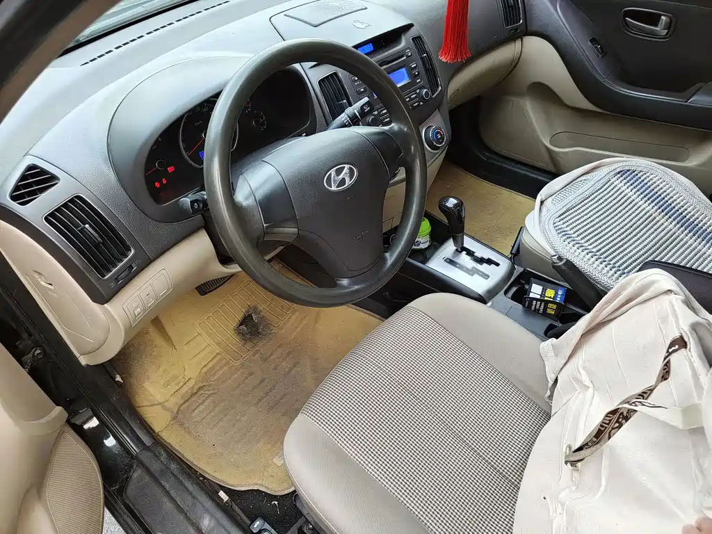 Hyundai Elantra — миниатюра 4
