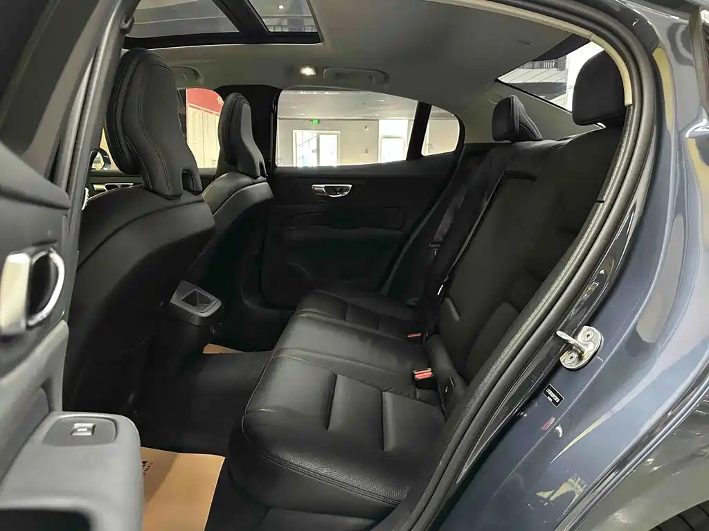 Volvo S60 — миниатюра 12