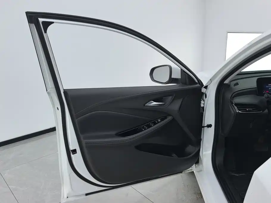 Buick Verano — миниатюра 7