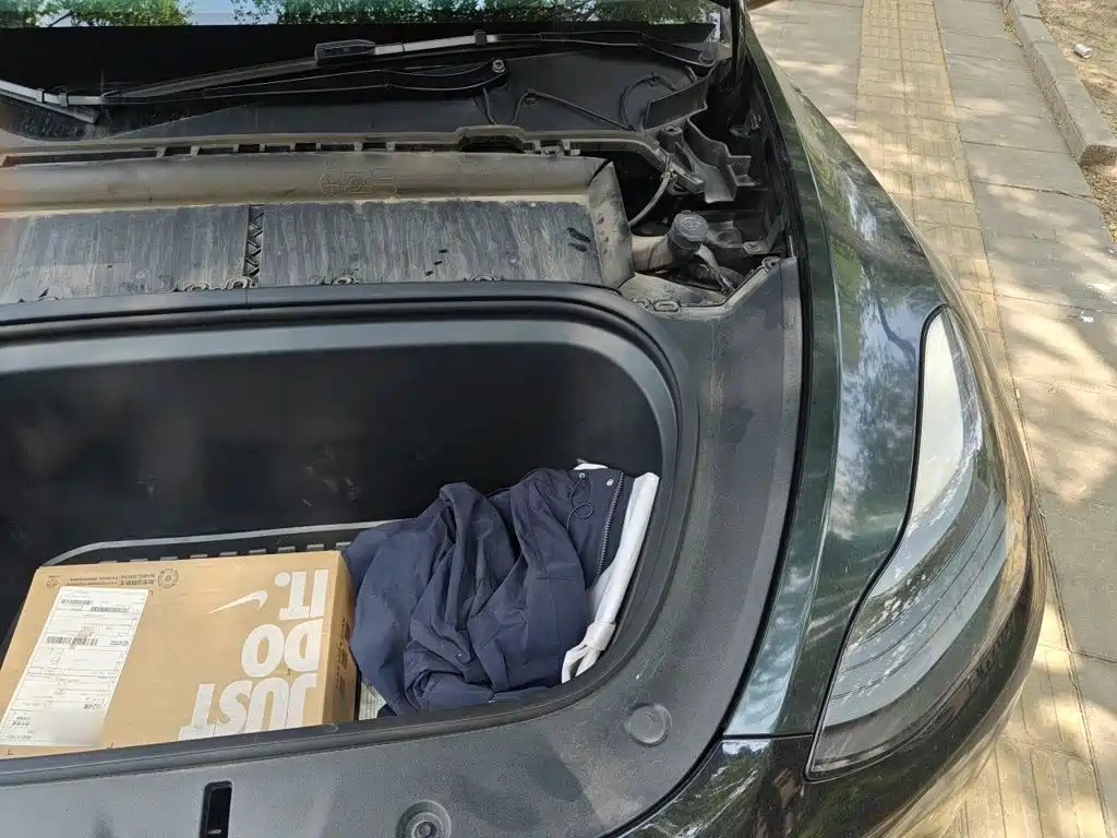 Tesla Model Y — миниатюра 22