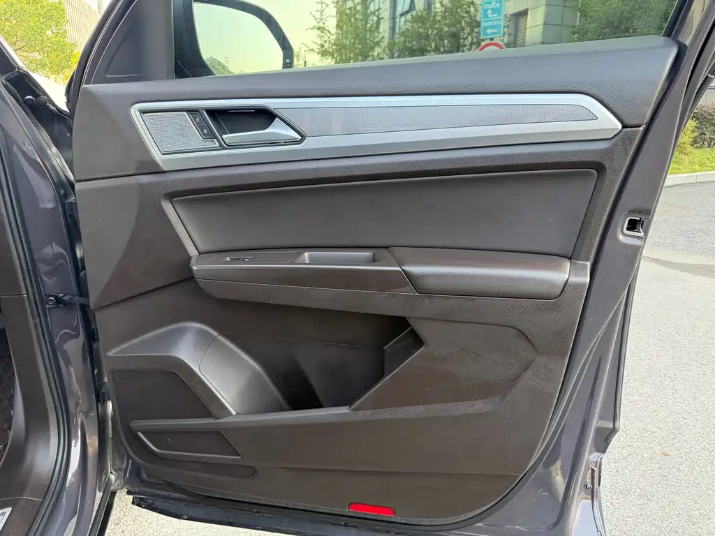 Volkswagen Teramont — миниатюра 11