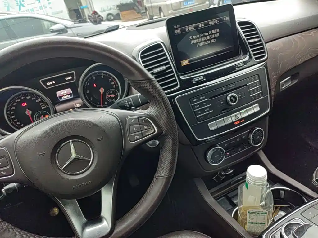 Mercedes-Benz GLE (Import) — миниатюра 14