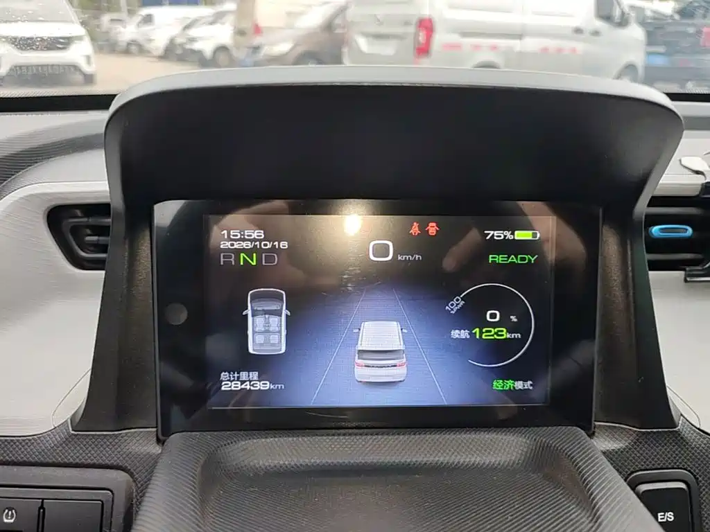 Wuling MINIEV — миниатюра 12