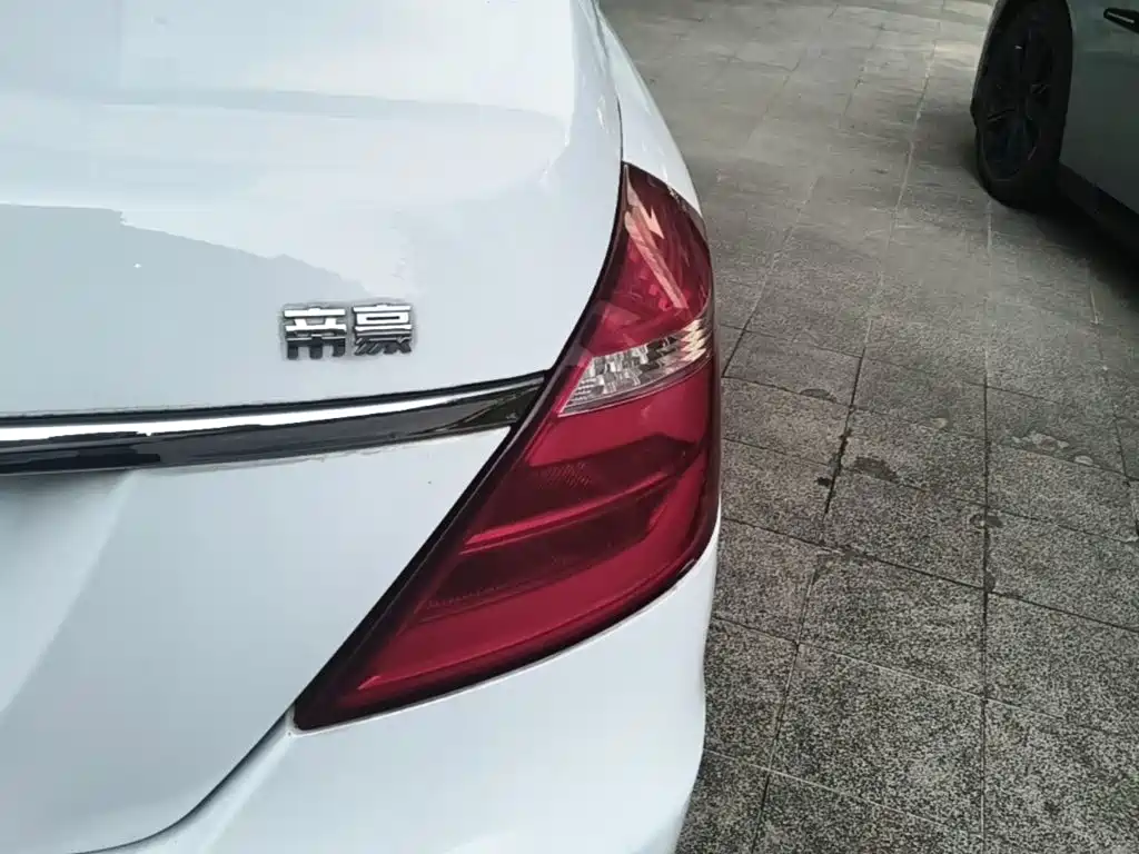 Geely Emgrand — миниатюра 8