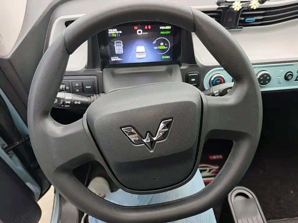 Wuling MINIEV — миниатюра 11