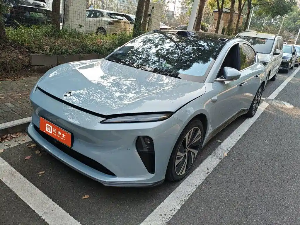 NIO ET5