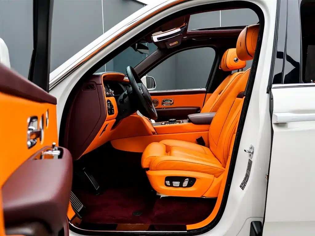 Rolls-Royce Cullinan 2018 мест