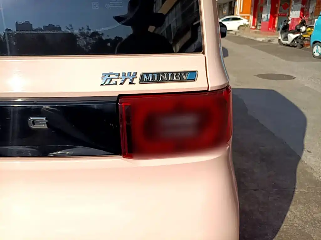 Wuling MINIEV — миниатюра 8