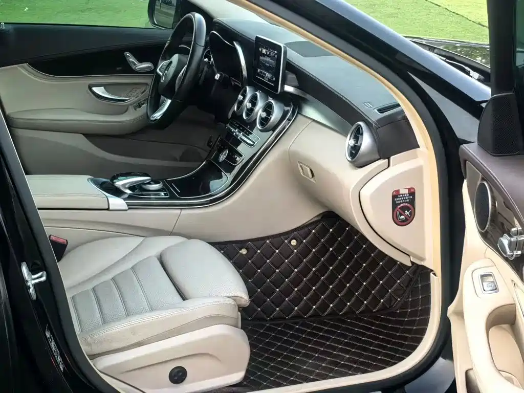 Mercedes-Benz C-Class — миниатюра 8