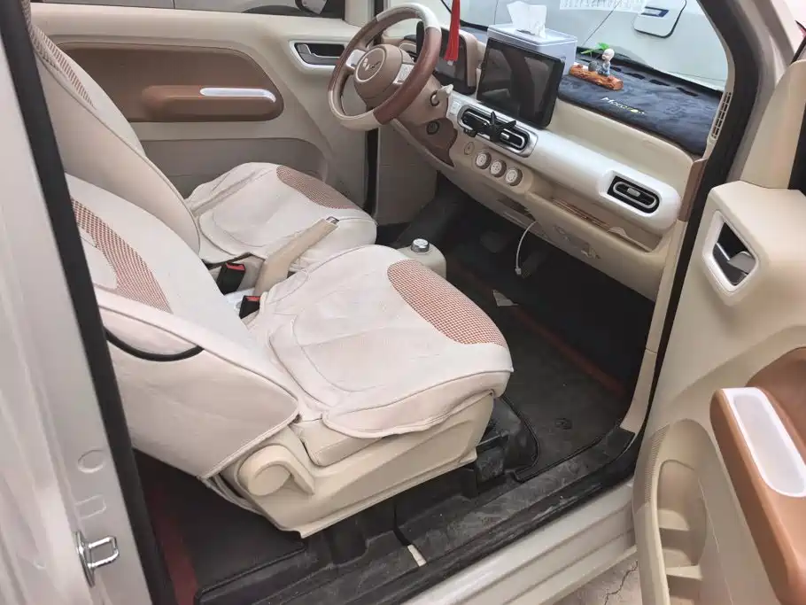 Wuling MINIEV — миниатюра 8